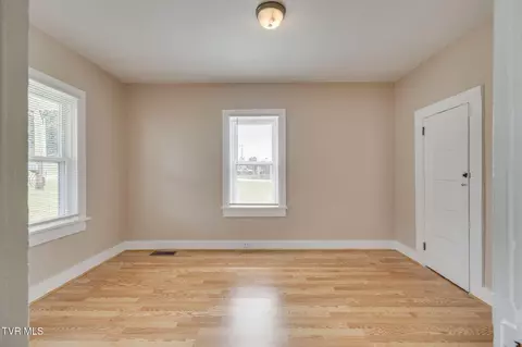 Bedroom - 1774 Highway 93 Fall Branch Tn 37656, Fall Branch, TN 37656 photo 4 of 5