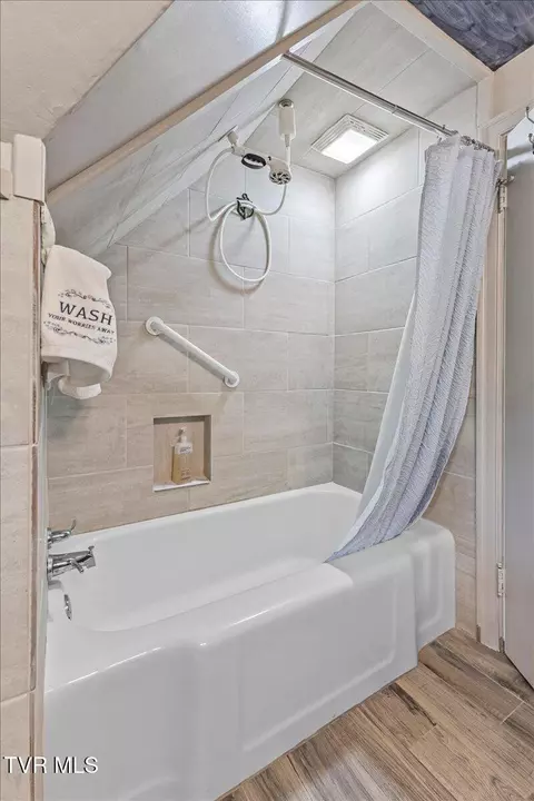 Bath - 71 Thistle Cove Greeneville Tn 37745, Greeneville, TN 37745 photo 7 of 7