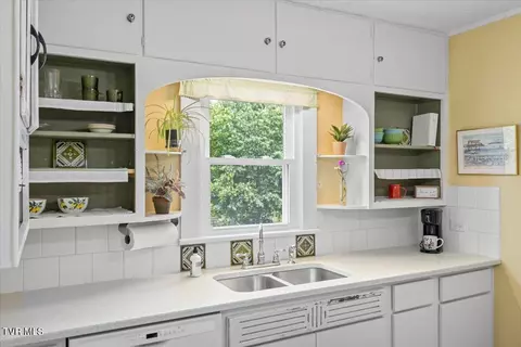 Kitchen - 71 Thistle Cove Greeneville Tn 37745, Greeneville, TN 37745 photo 3 of 4