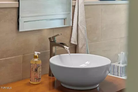 Bath - 71 Thistle Cove Greeneville Tn 37745, Greeneville, TN 37745 photo 5 of 7