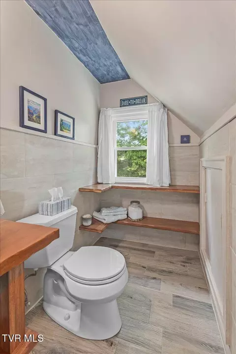 Bath - 71 Thistle Cove Greeneville Tn 37745, Greeneville, TN 37745 photo 6 of 7