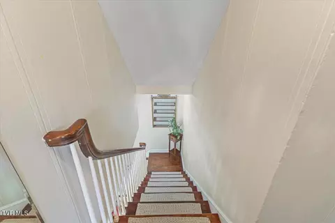 Entry Way - 71 Thistle Cove Greeneville Tn 37745, Greeneville, TN 37745 photo 3 of 5