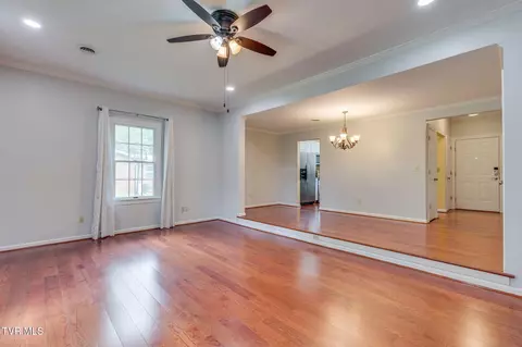 Living - 1101 E 8th Avenue 5 Johnson City Tn 37601, Johnson City, TN 37601 photo 2 of 3