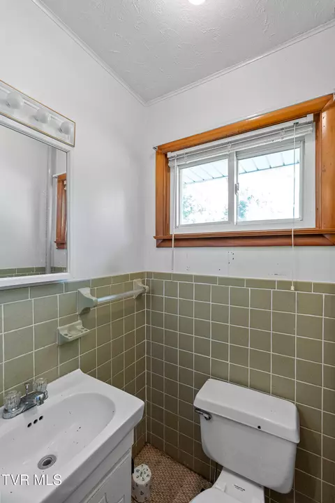 Bath - 110 Johnson Street Greeneville Tn 37745, Greeneville, TN 37745 photo 2 of 4