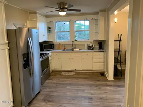 Kitchen - 626 N Mohawk Drive Erwin Tn 37650, Erwin, TN 37650 photo 3 of 3