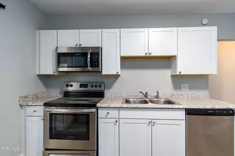 Kitchen - 1605 E Fairview Avenue Johnson City Tn 37601, Johnson City, TN 37601 photo 1 of 1