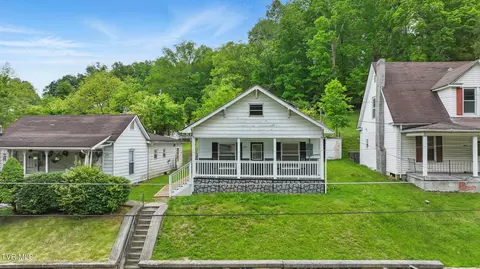 631 NE Meadow Street Coeburn Va 24230, Coeburn, VA 24230