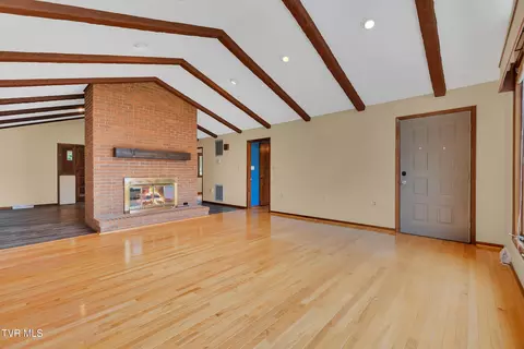 Living - 385 Lori Circle Chuckey Tn 37641, Chuckey, TN 37641 photo 3 of 10