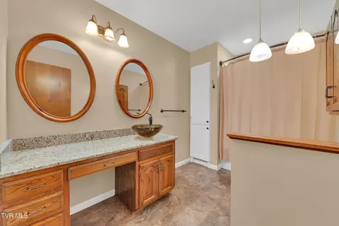 Bath - 385 Lori Circle Chuckey Tn 37641, Chuckey, TN 37641 photo 4 of 5
