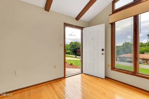 Entry Way - 385 Lori Circle Chuckey Tn 37641, Chuckey, TN 37641 photo 1 of 2