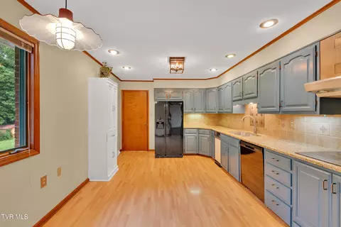 Kitchen - 385 Lori Circle Chuckey Tn 37641, Chuckey, TN 37641 photo 4 of 4