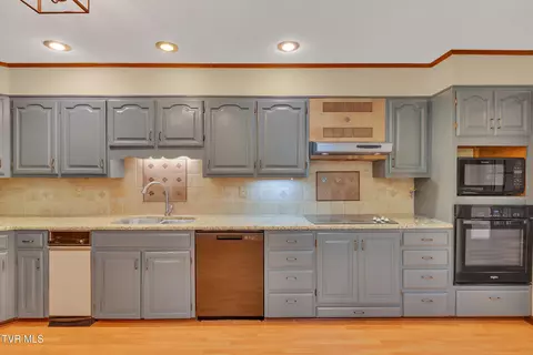 Kitchen - 385 Lori Circle Chuckey Tn 37641, Chuckey, TN 37641 photo 3 of 4