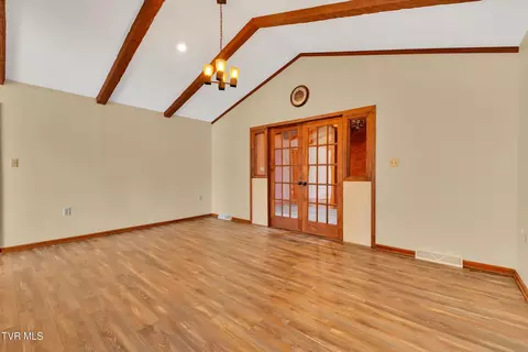 Living - 385 Lori Circle Chuckey Tn 37641, Chuckey, TN 37641 photo 9 of 10