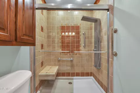 Bath - 385 Lori Circle Chuckey Tn 37641, Chuckey, TN 37641 photo 2 of 5
