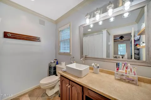 Bath - 806 NE Wayne Avenue 6 Abingdon Va 24210, Abingdon, VA 24210 photo 1 of 3