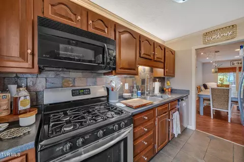 Kitchen - 806 NE Wayne Avenue 6 Abingdon Va 24210, Abingdon, VA 24210 photo 3 of 3
