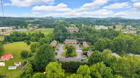View/Area - 806 NE Wayne Avenue 6 Abingdon Va 24210, Abingdon, VA 24210 photo 4 of 4