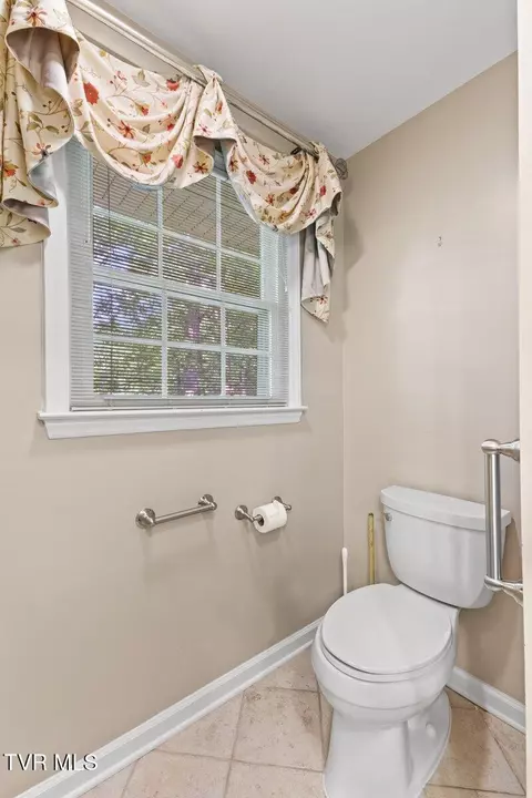 Bath - 2 Mistletoe Court Johnson City Tn 37604, Johnson City, TN 37604 photo 5 of 8