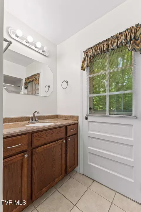 Bath - 2 Mistletoe Court Johnson City Tn 37604, Johnson City, TN 37604 photo 6 of 8