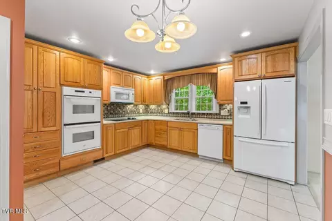 Kitchen - 2 Mistletoe Court Johnson City Tn 37604, Johnson City, TN 37604 photo 1 of 2