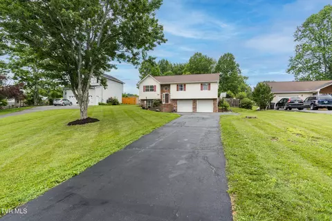 208 Duty Drive Bluff City Tn 37618, Bluff City, TN 37618