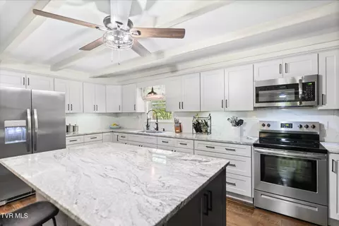 Kitchen - 291 Pepper Mill Road Chuckey Tn 37641, Chuckey, TN 37641 photo 3 of 7