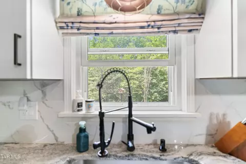 Kitchen - 291 Pepper Mill Road Chuckey Tn 37641, Chuckey, TN 37641 photo 5 of 7