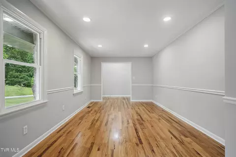 Living - 5530 Paramont Road Wise Va 24293, Wise, VA 24293 photo 4 of 8