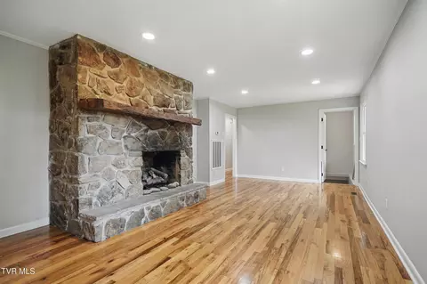 Living - 5530 Paramont Road Wise Va 24293, Wise, VA 24293 photo 3 of 8