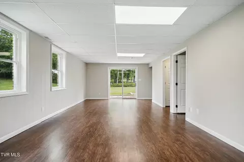 Living - 5530 Paramont Road Wise Va 24293, Wise, VA 24293 photo 5 of 8