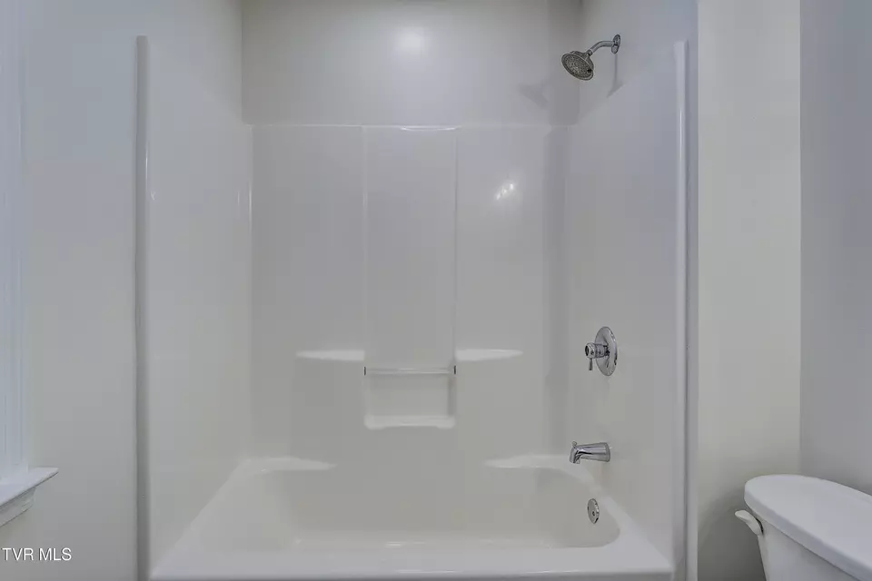 Bath - 312 Stockyard Road Telford Tn 37690, Telford, TN 37690 photo 3 of 7