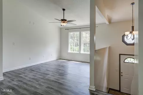 Living - 312 Stockyard Road Telford Tn 37690, Telford, TN 37690 photo 1 of 2