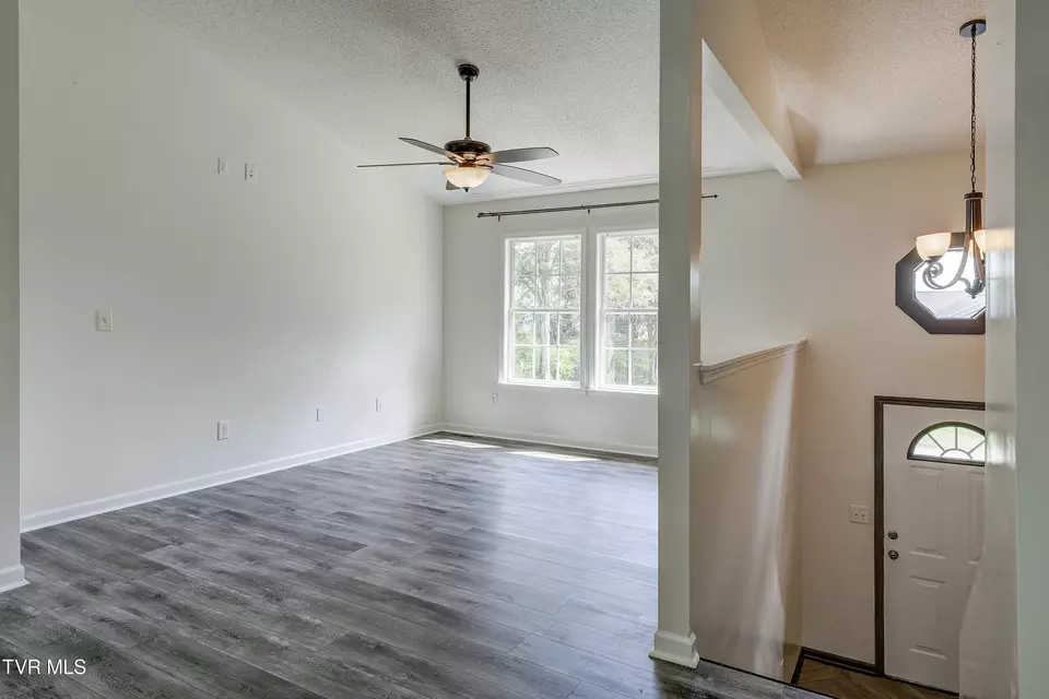 Living - 312 Stockyard Road Telford Tn 37690, Telford, TN 37690 photo 1 of 2