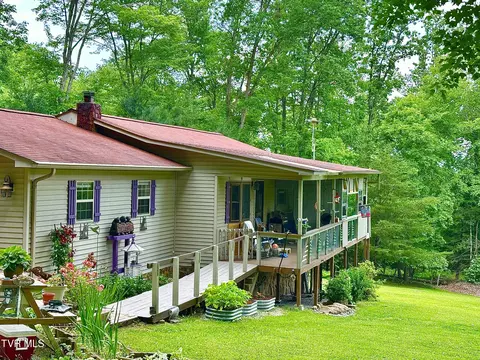 Exterior - 550 Escape Mountain Road Hampton Tn 37658, Hampton, TN 37658 photo 4 of 27