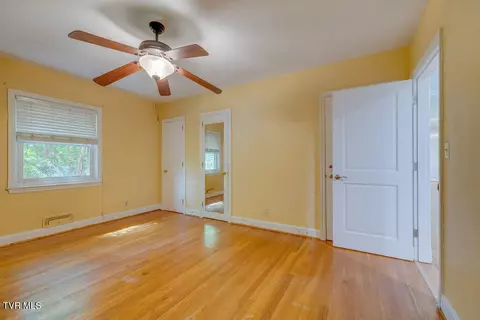 506 E 10th Avenue Johnson City Tn 37601, Johnson City, TN 37601 photo 25