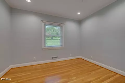 506 E 10th Avenue Johnson City Tn 37601, Johnson City, TN 37601 photo 28