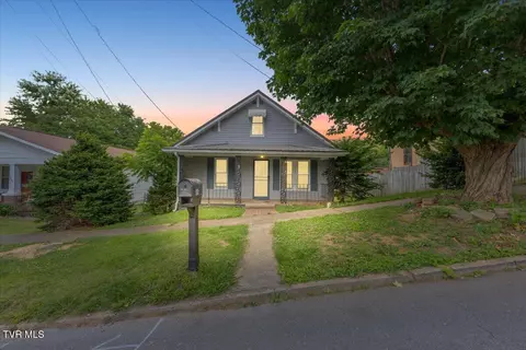 806 Tipton Street Elizabethton Tn 37643, Elizabethton, TN 37643