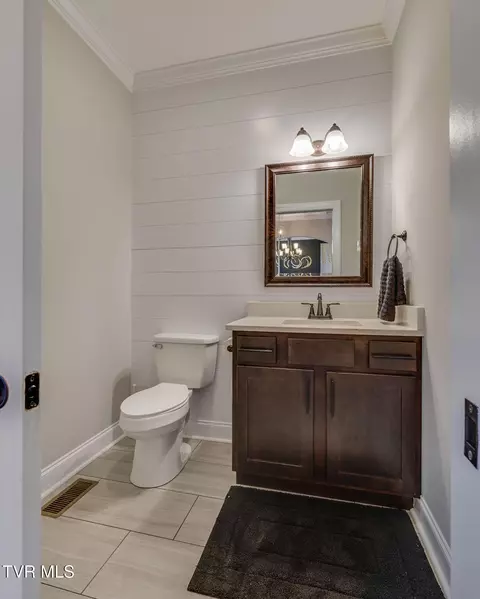Bath - 1132 Panoramic Vista Gray Tn 37615, Gray, TN 37615 photo 1 of 5