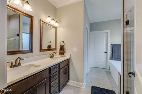 Bath - 1132 Panoramic Vista Gray Tn 37615, Gray, TN 37615 photo 2 of 5