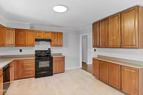 Kitchen - 40 Hillside Court Greeneville Tn 37745, Greeneville, TN 37745 photo 2 of 3