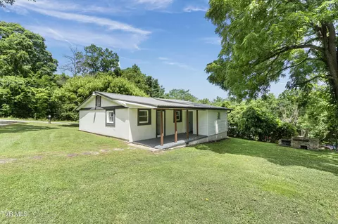 Exterior - 265 Hightop Road Midway Tn 37809, Midway, TN 37809 photo 5 of 15