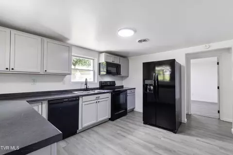 Kitchen - 265 Hightop Road Midway Tn 37809, Midway, TN 37809 photo 2 of 3