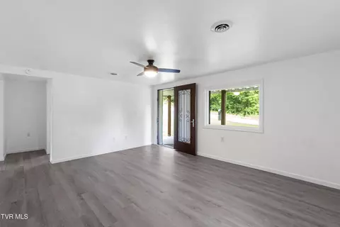 Living - 265 Hightop Road Midway Tn 37809, Midway, TN 37809 photo 4 of 7