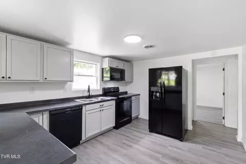 Kitchen - 265 Hightop Road Midway Tn 37809, Midway, TN 37809 photo 1 of 3