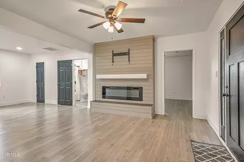 Living - 307 Center Street Gray Tn 37615, Gray, TN 37615 photo 2 of 13