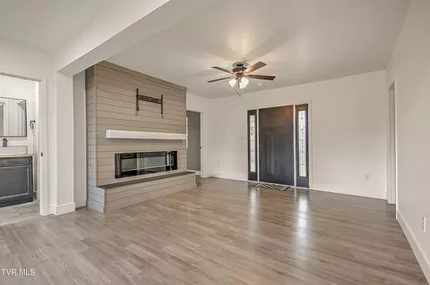 Living - 307 Center Street Gray Tn 37615, Gray, TN 37615 photo 5 of 13