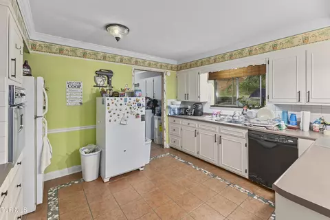 Kitchen - 720 Holly Ave Erwin Tn 37650, Erwin, TN 37650 photo 2 of 2