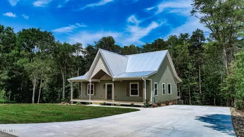 1056 Old Newport Hwy Dandridge Tn 37725, Dandridge, TN 37725