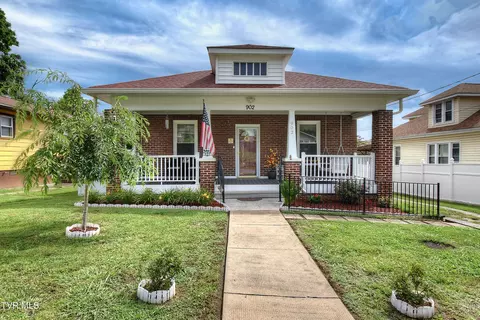 902 E Hillcrest Drive Johnson City Tn 37604, Johnson City, TN 37604