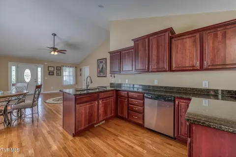 250 Bradford Lane Bristol Tn 37620, Bristol, TN 37620 photo 14